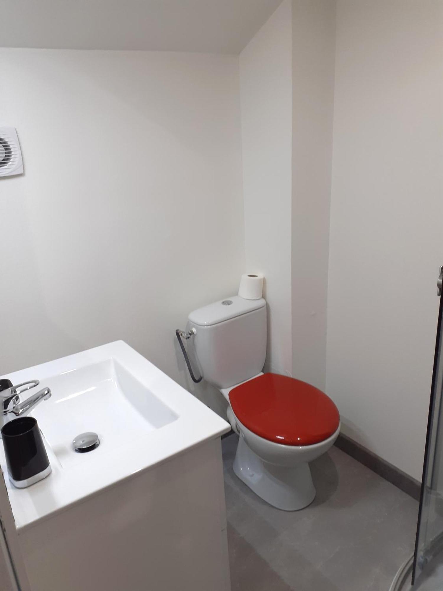 09 - Joli studio neuf avec vue sur jardin arboré et parking privatif gratuit Razac-sur-lʼIsle Exterior foto