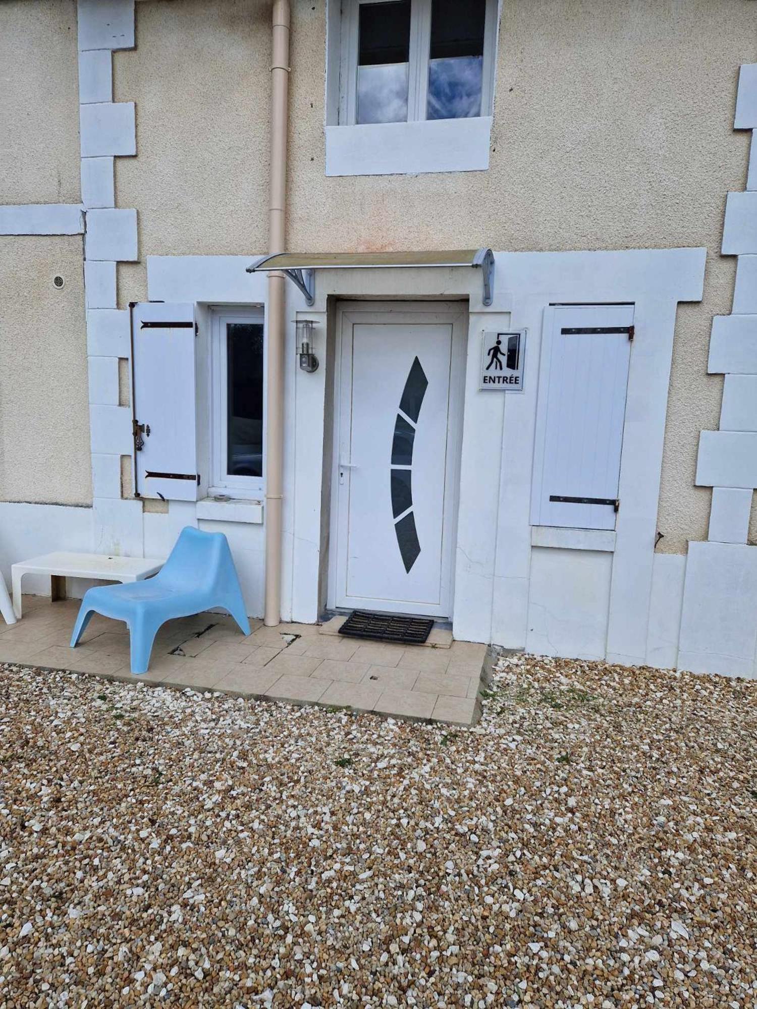 09 - Joli studio neuf avec vue sur jardin arboré et parking privatif gratuit Razac-sur-lʼIsle Exterior foto